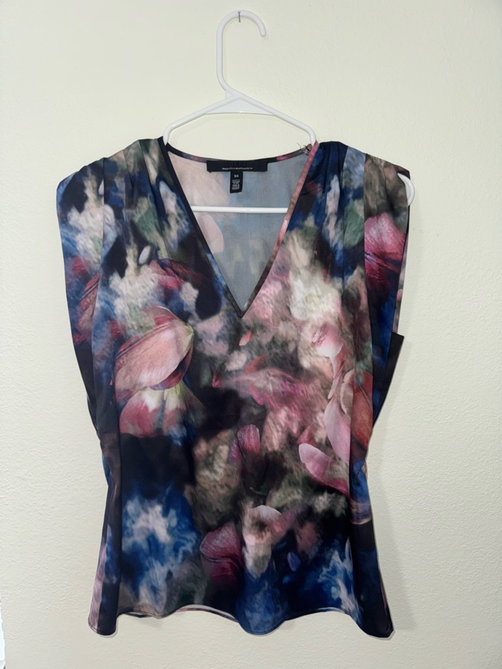 WHBM Blouse - Picture 2 of 5